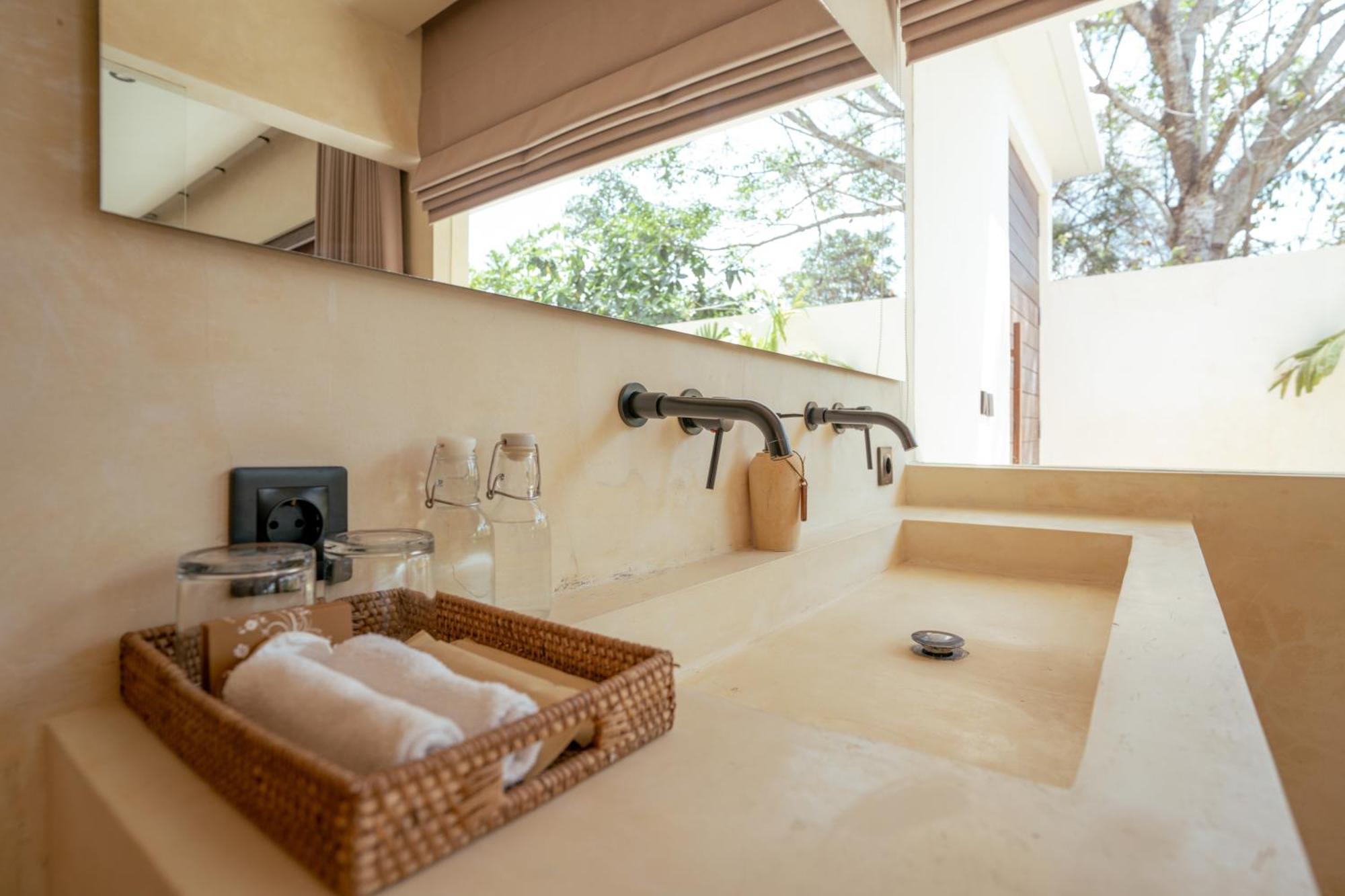Olea Villas Resort Kuta  Bagian luar foto